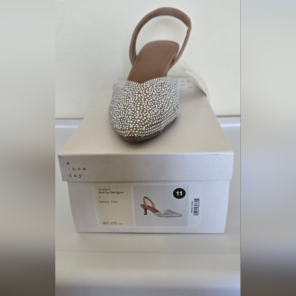 A New Day Silver Women's Heels (NWT)